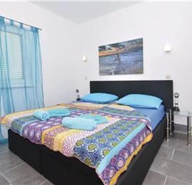 1 Bedroom Apartment near Ivan Dolac, Hvar Island, Sleeps 2-3